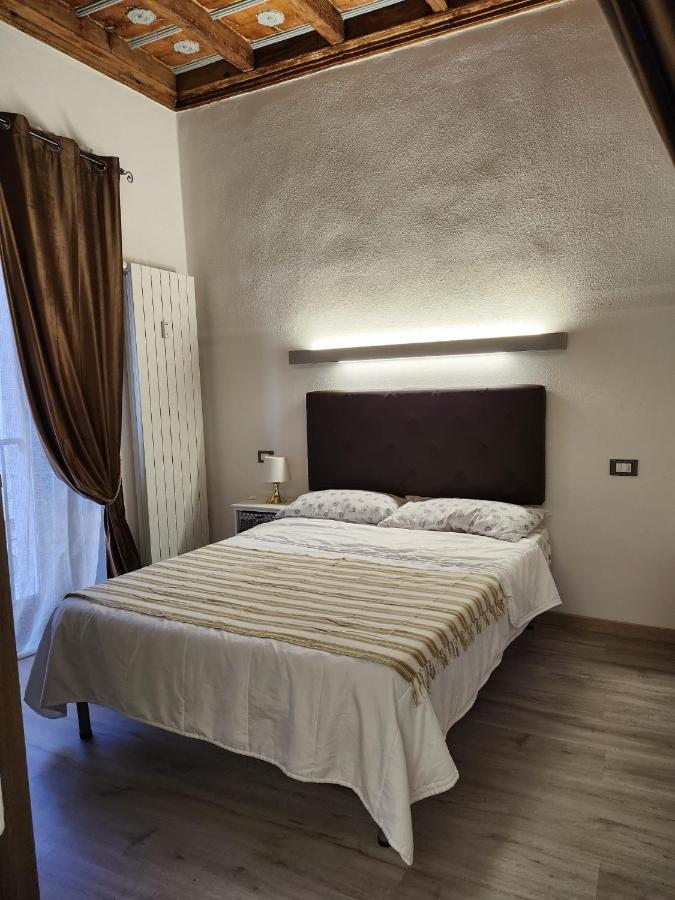 Mansarde&Suite Maison 1706 Lago Orta Borgomanero Extérieur photo