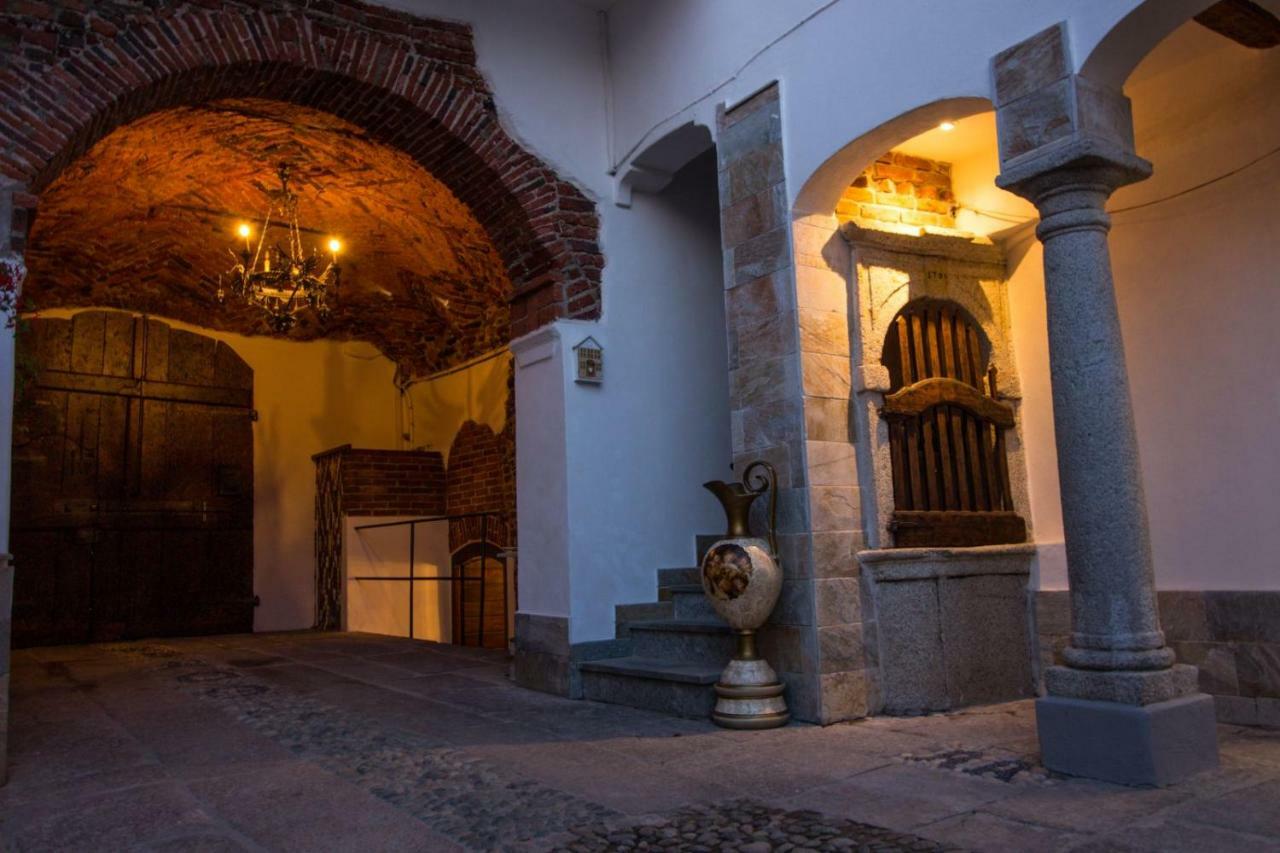 Mansarde&Suite Maison 1706 Lago Orta Borgomanero Extérieur photo