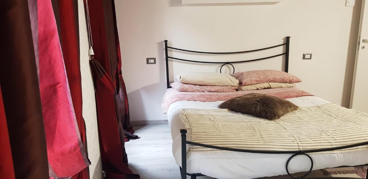 Mansarde&Suite Maison 1706 Lago Orta Borgomanero Extérieur photo