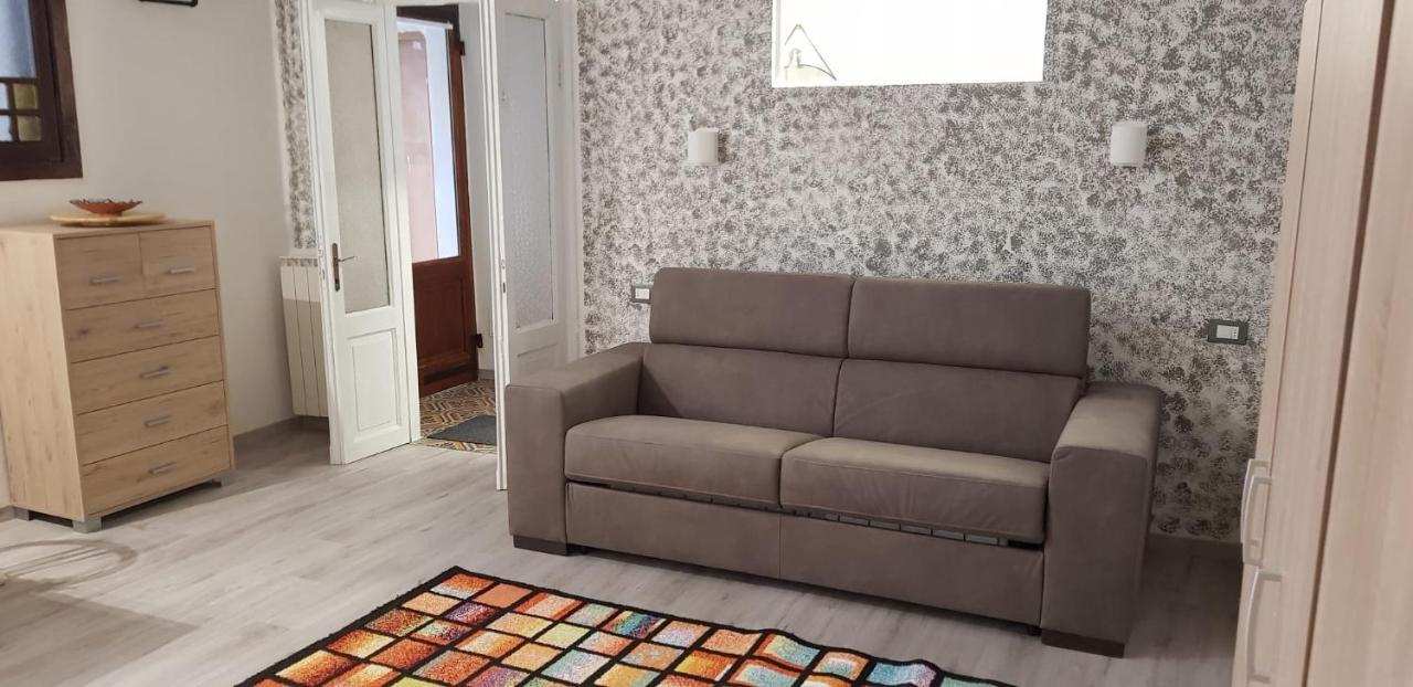 Mansarde&Suite Maison 1706 Lago Orta Borgomanero Extérieur photo